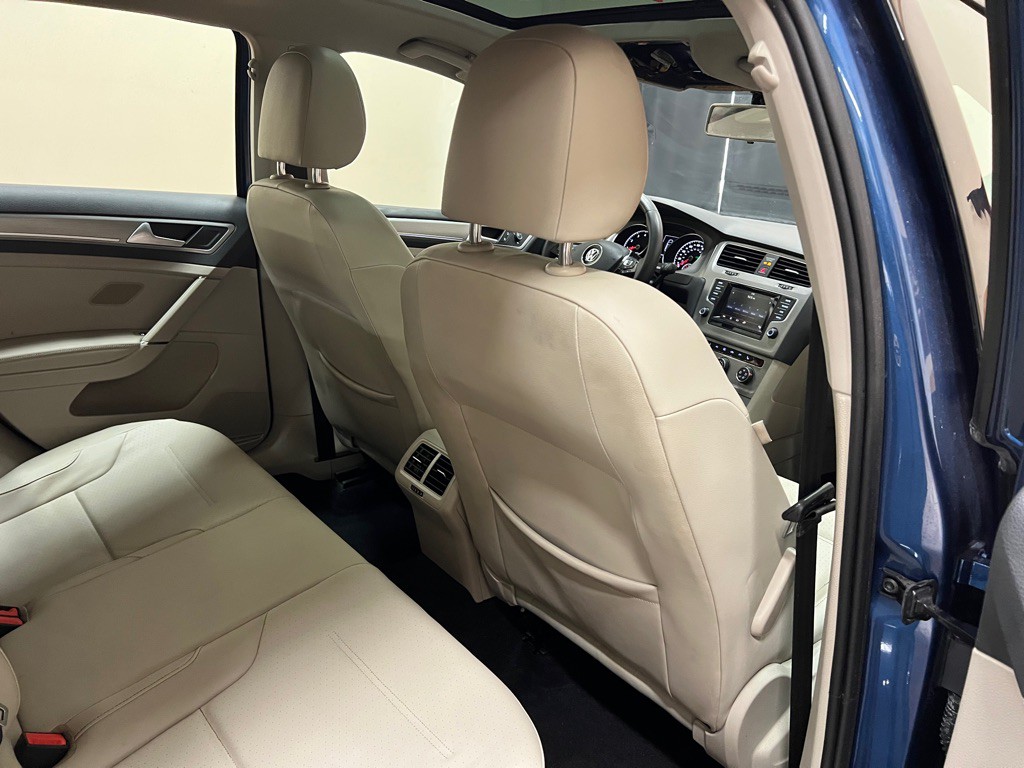 2015 Volkswagen Golf Image 33