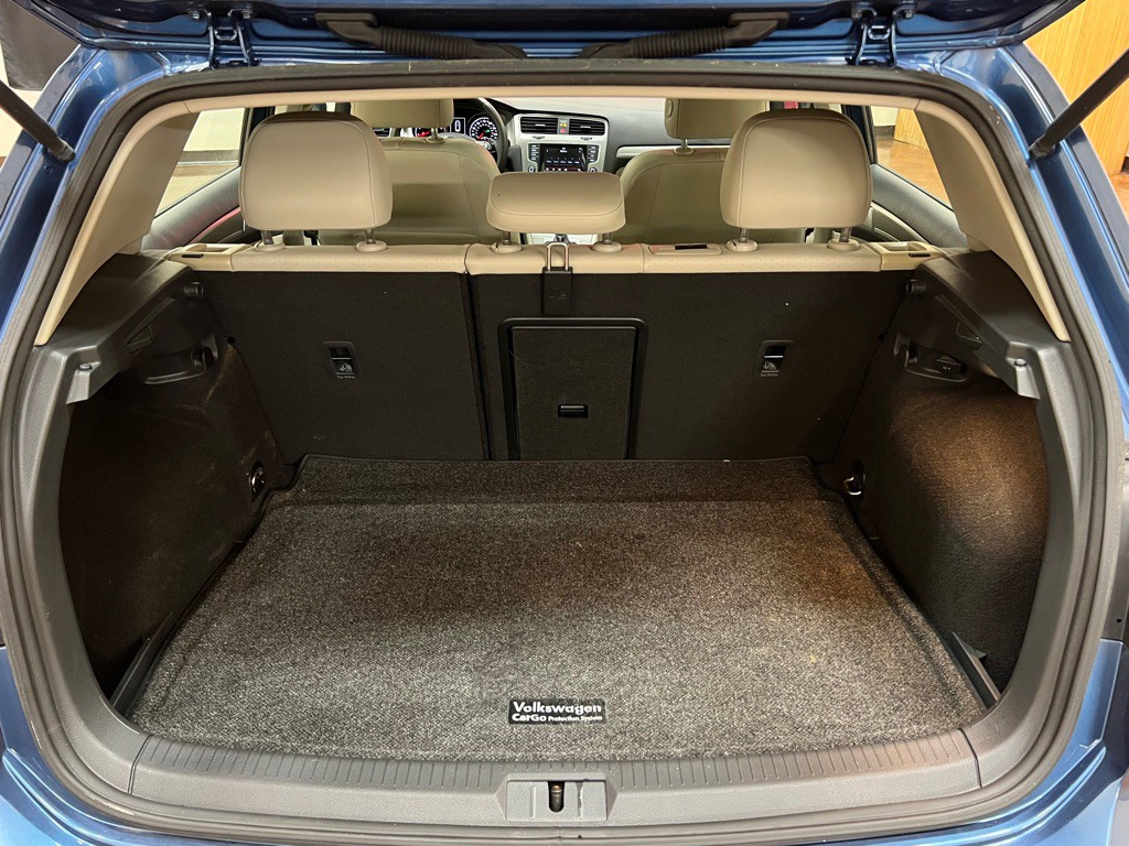 2015 Volkswagen Golf Image 35