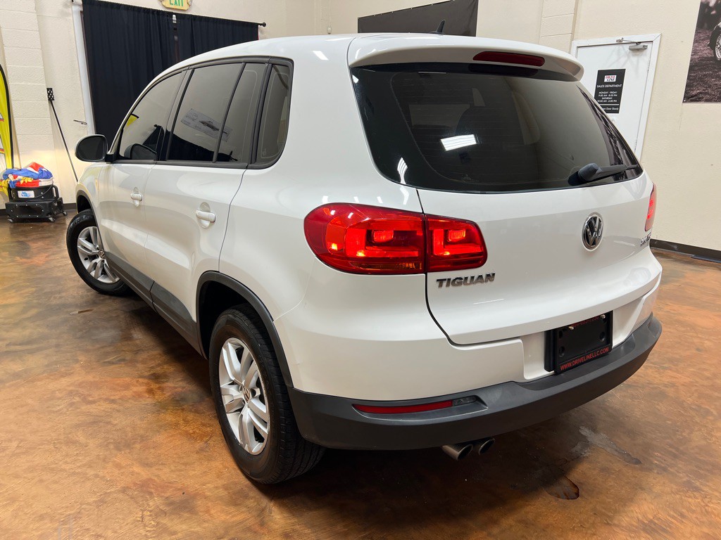 2014 Volkswagen Tiguan Image 2