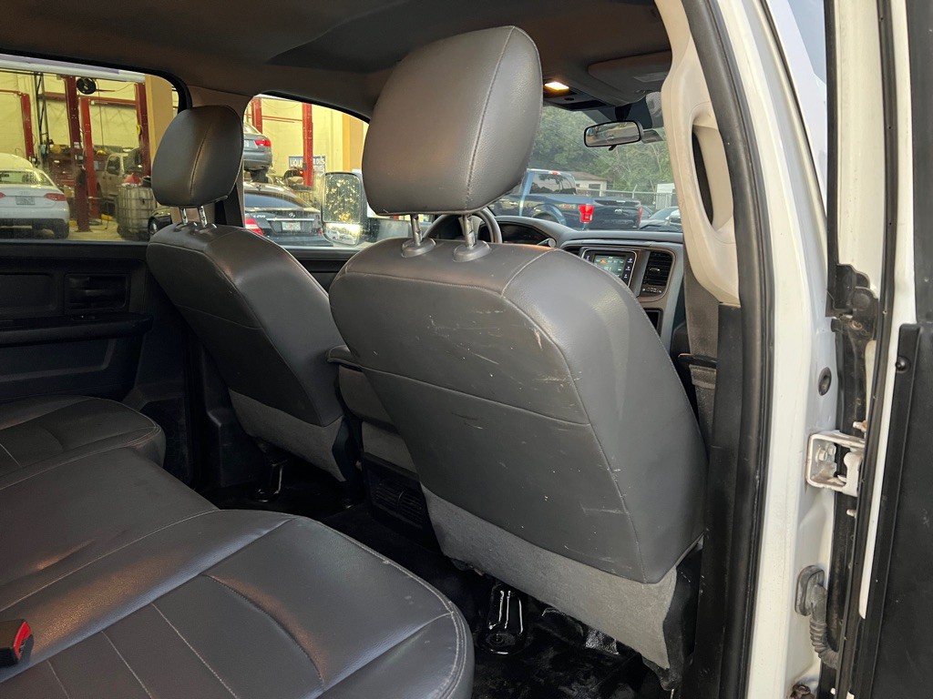 2018 RAM 3500 Image 32