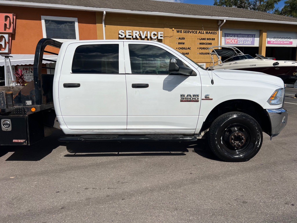 2017 RAM 3500 Image 12