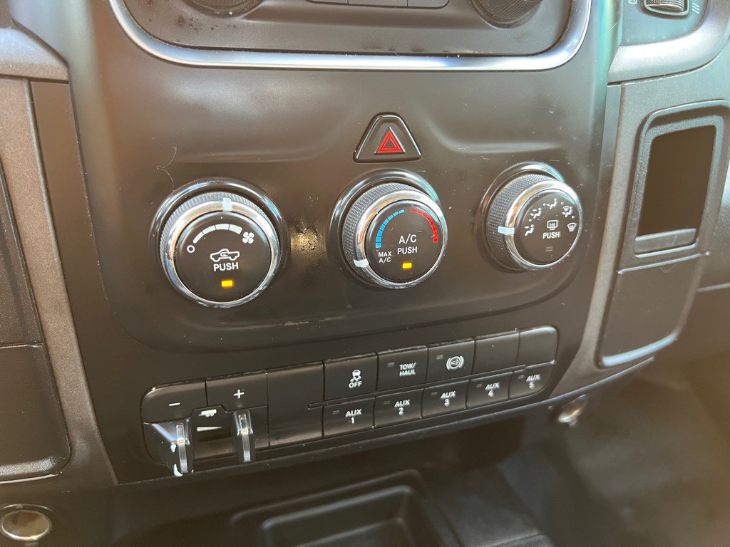 2017 RAM 3500 Image 25