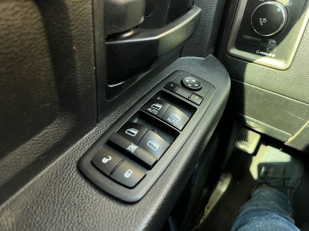 2017 RAM 3500 Image 27