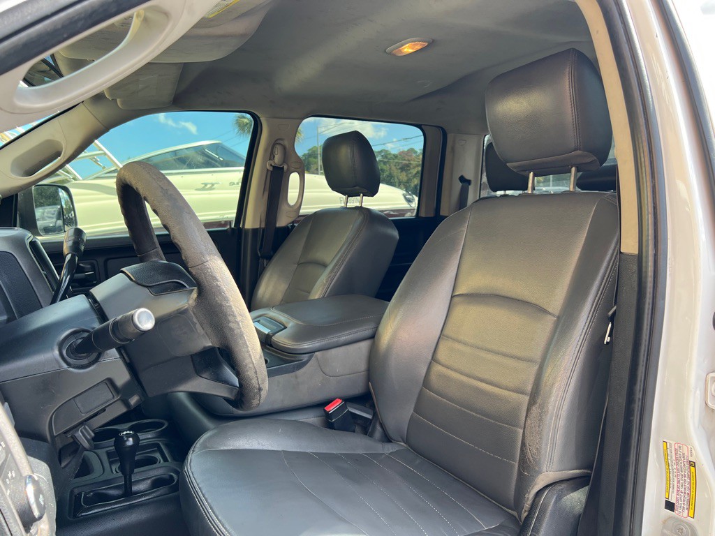 2017 RAM 3500 Image 28