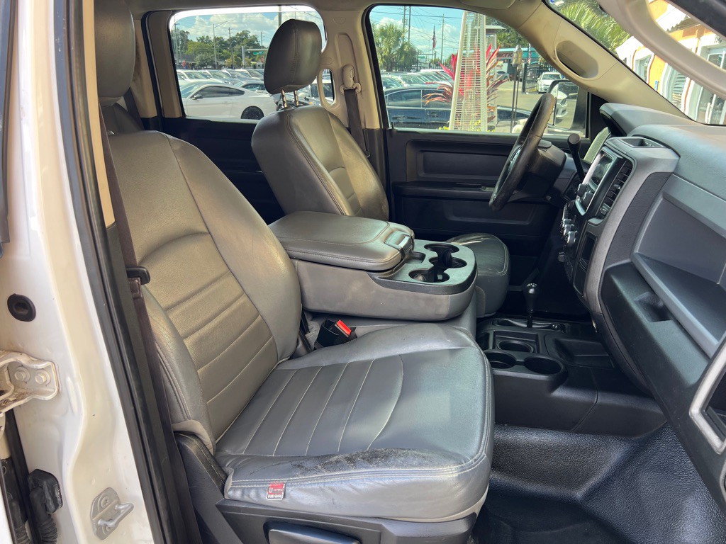 2017 RAM 3500 Image 33