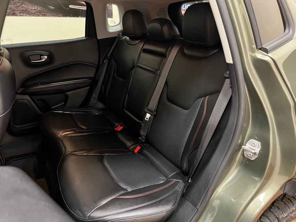 2018 Jeep Compass Image 32