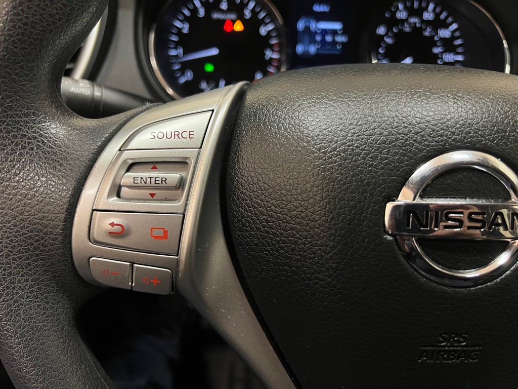 2015 Nissan Rogue Image 17