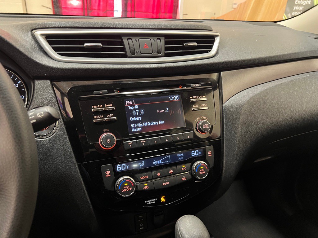 2015 Nissan Rogue Image 22