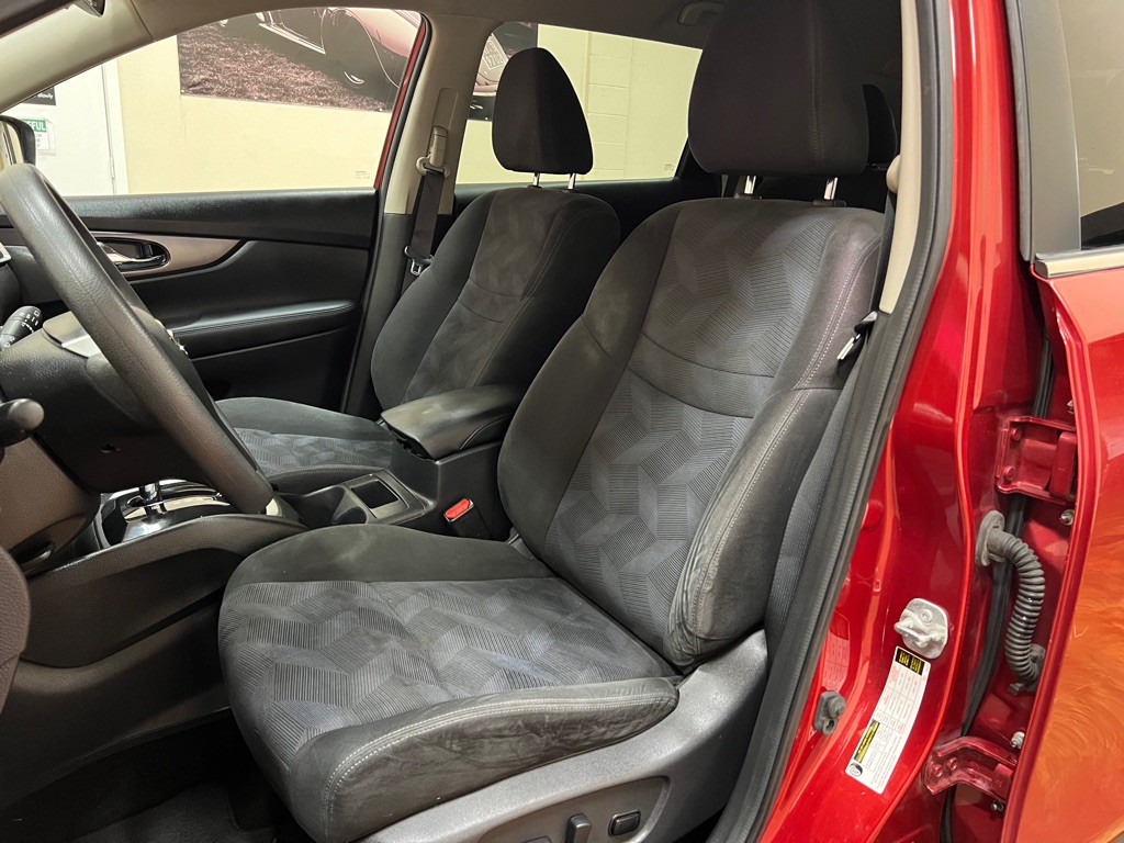 2015 Nissan Rogue Image 28