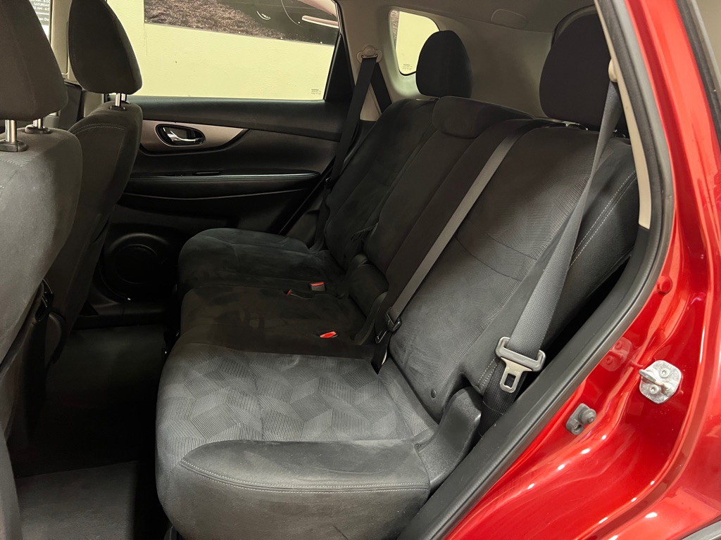 2015 Nissan Rogue Image 30