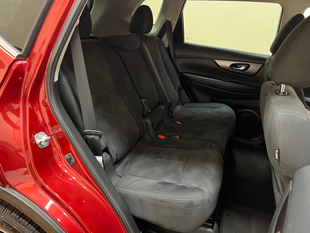 2015 Nissan Rogue Image 31