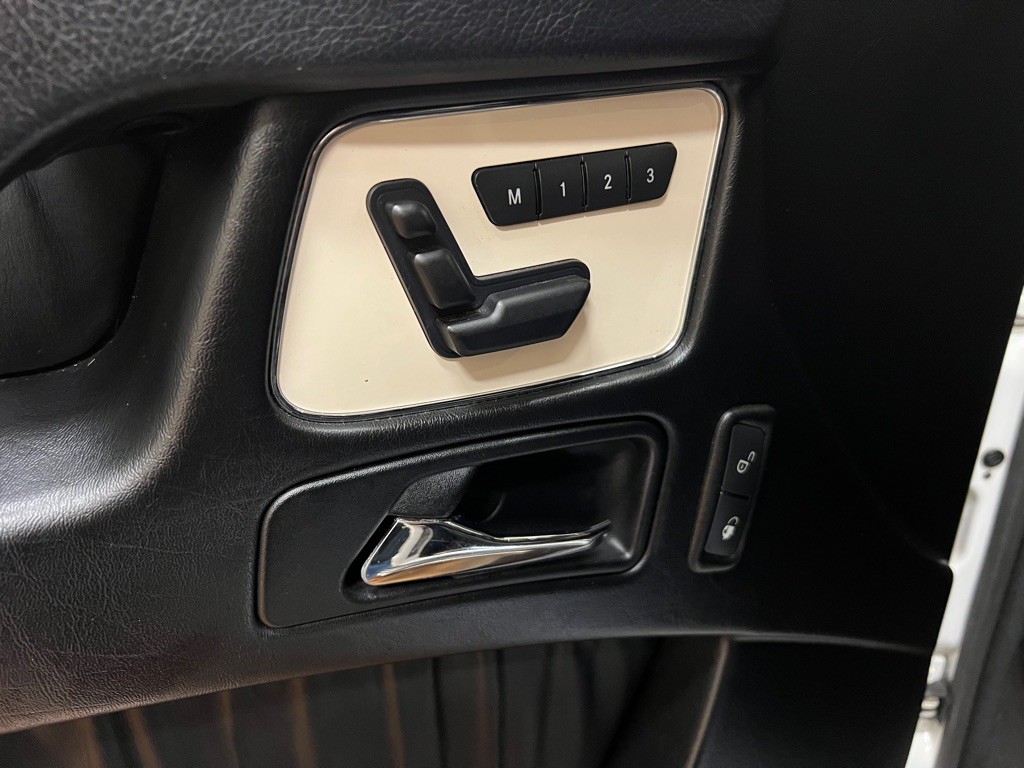 2014 Mercedes-Benz G-Class Image 31