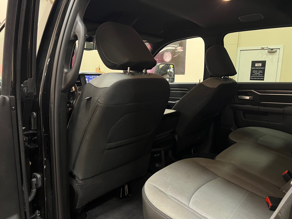 2024 RAM 2500 Image 32