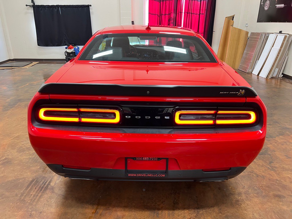 2021 Dodge Challenger Image 8