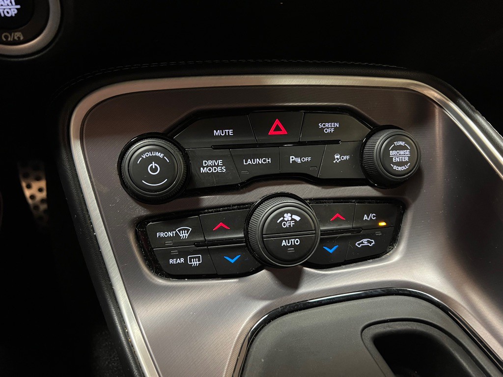 2021 Dodge Challenger Image 25