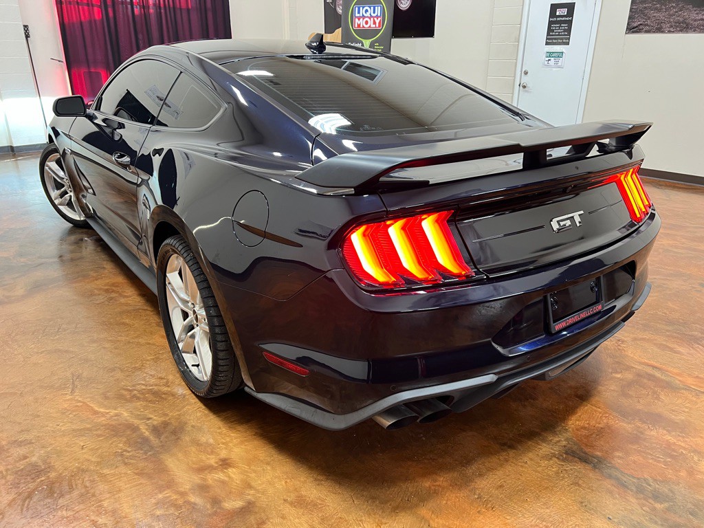 2021 Ford Mustang Image 2