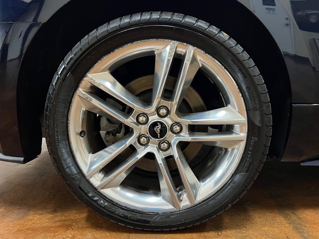 2021 Ford Mustang Image 12