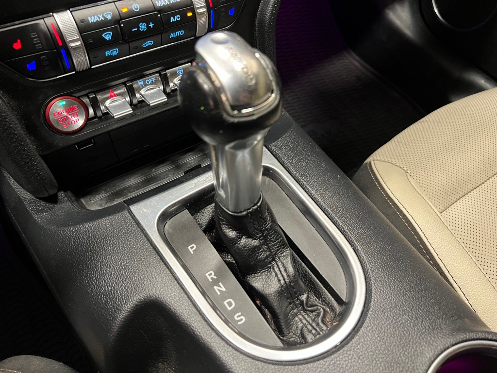 2021 Ford Mustang Image 25