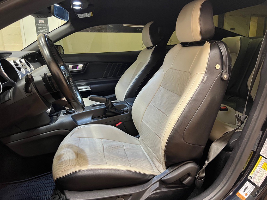 2021 Ford Mustang Image 27