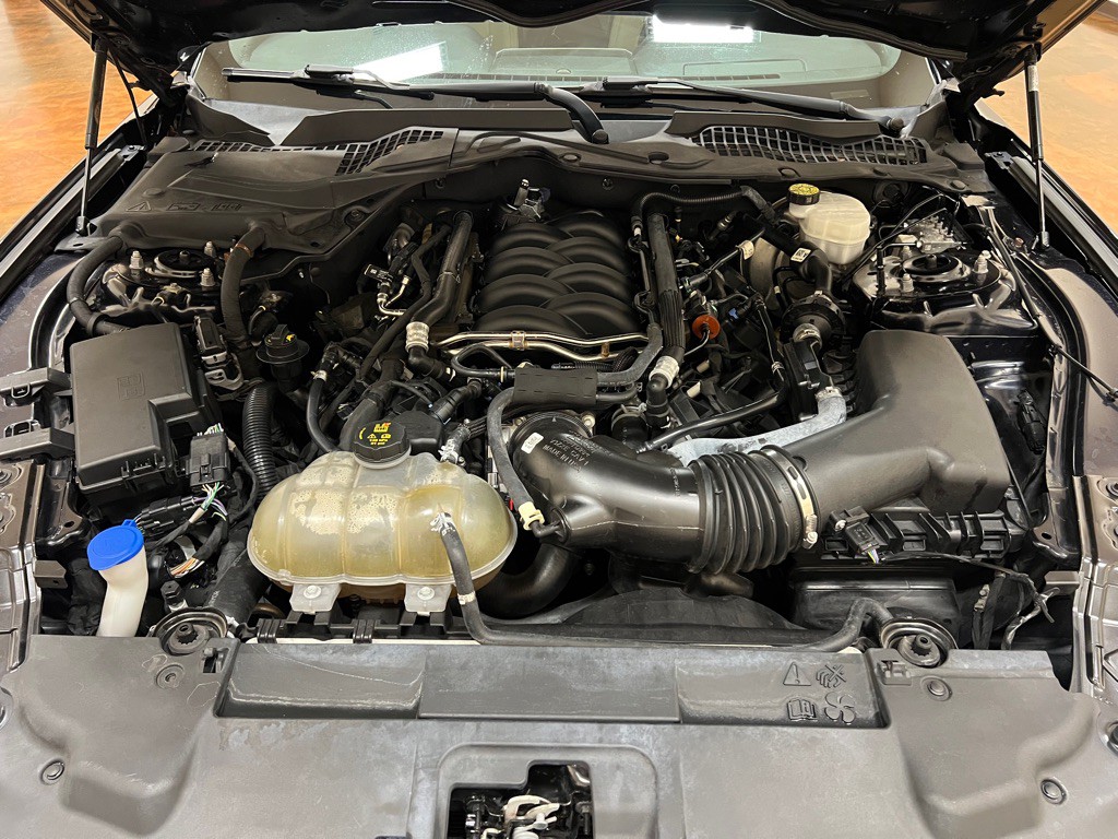 2021 Ford Mustang Image 32