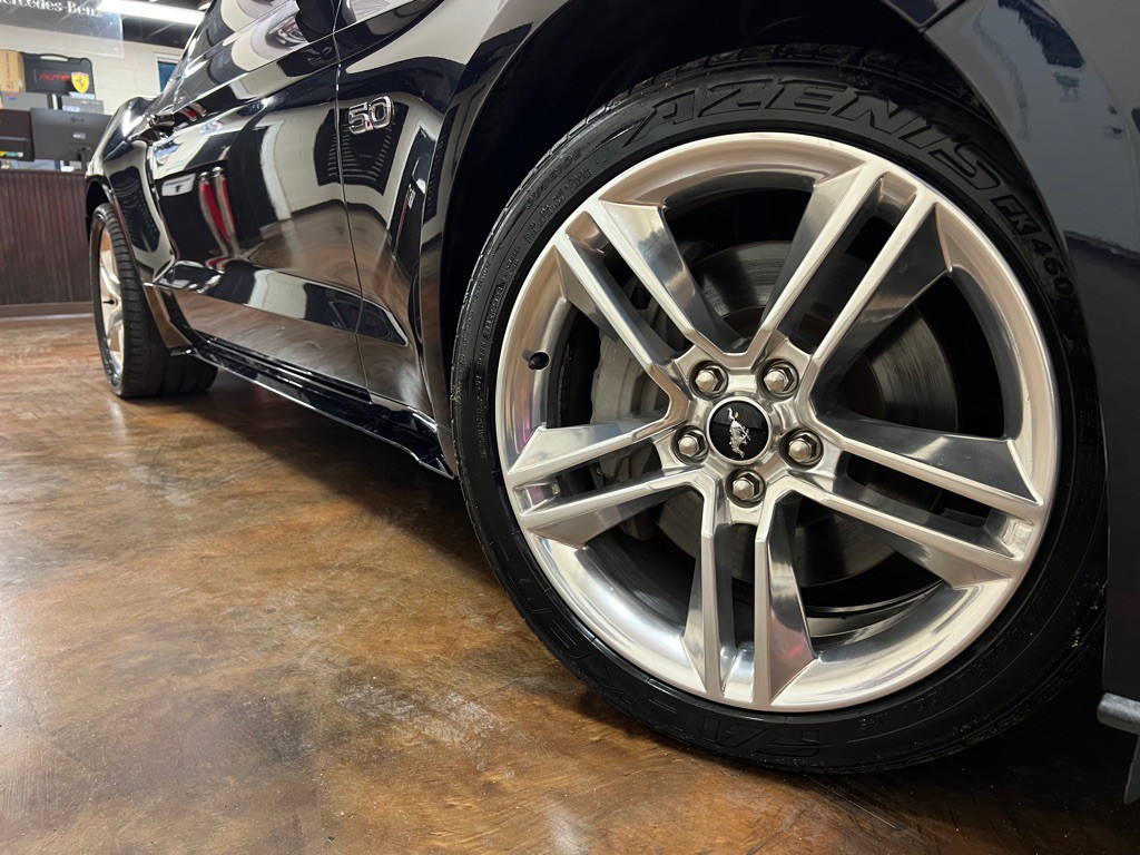 2021 Ford Mustang Image 35