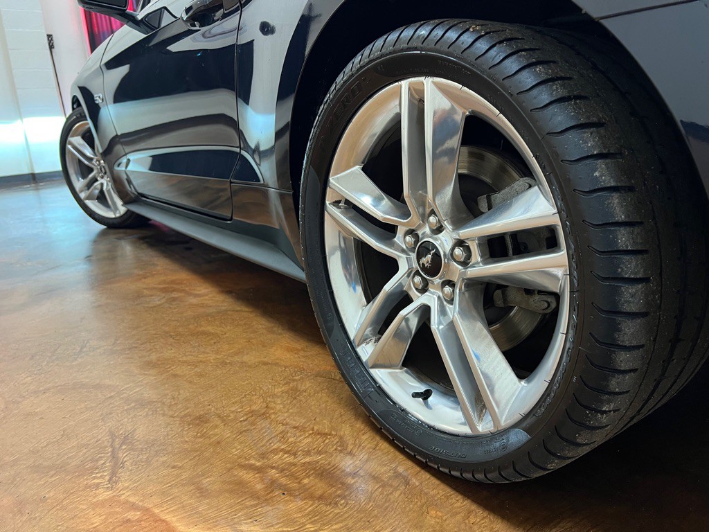 2021 Ford Mustang Image 36