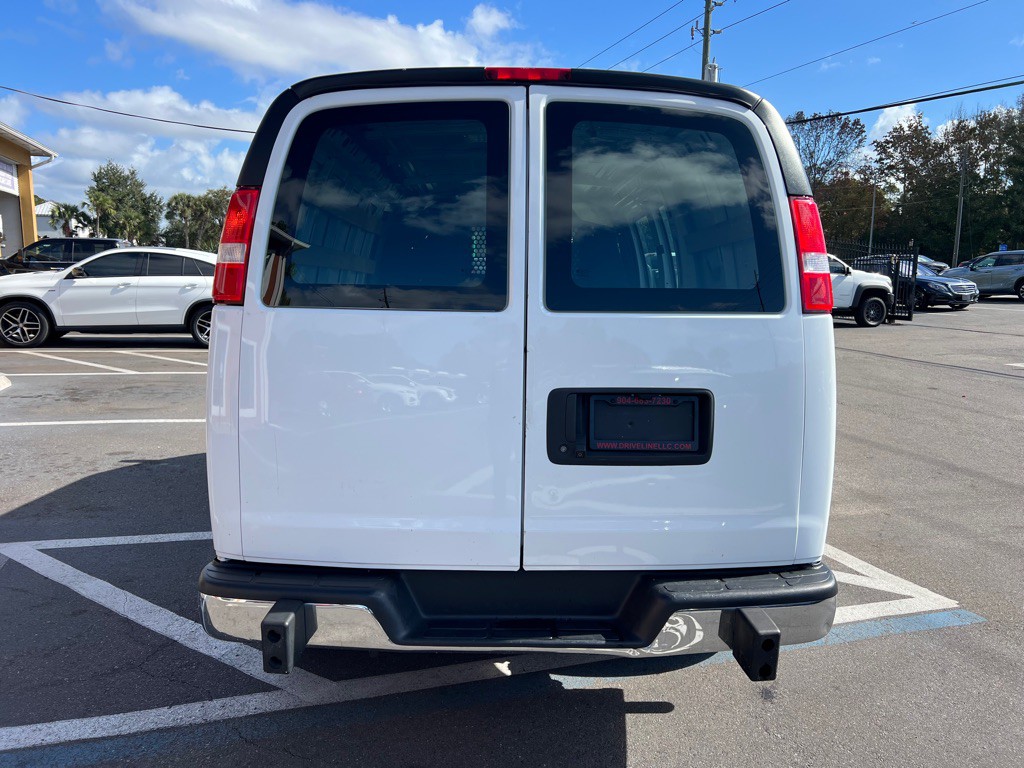 2021 GMC Savana Image 8