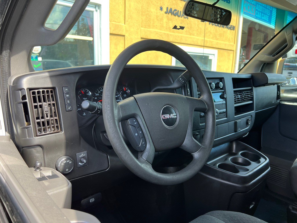 2021 GMC Savana Image 12