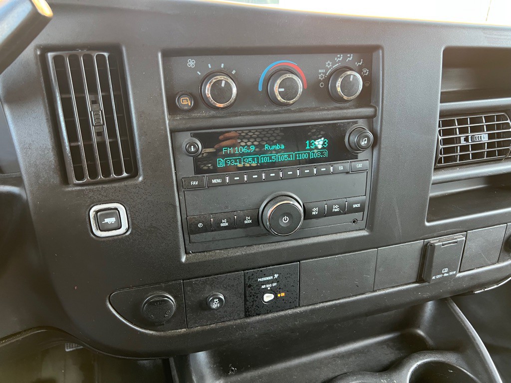 2021 GMC Savana Image 20