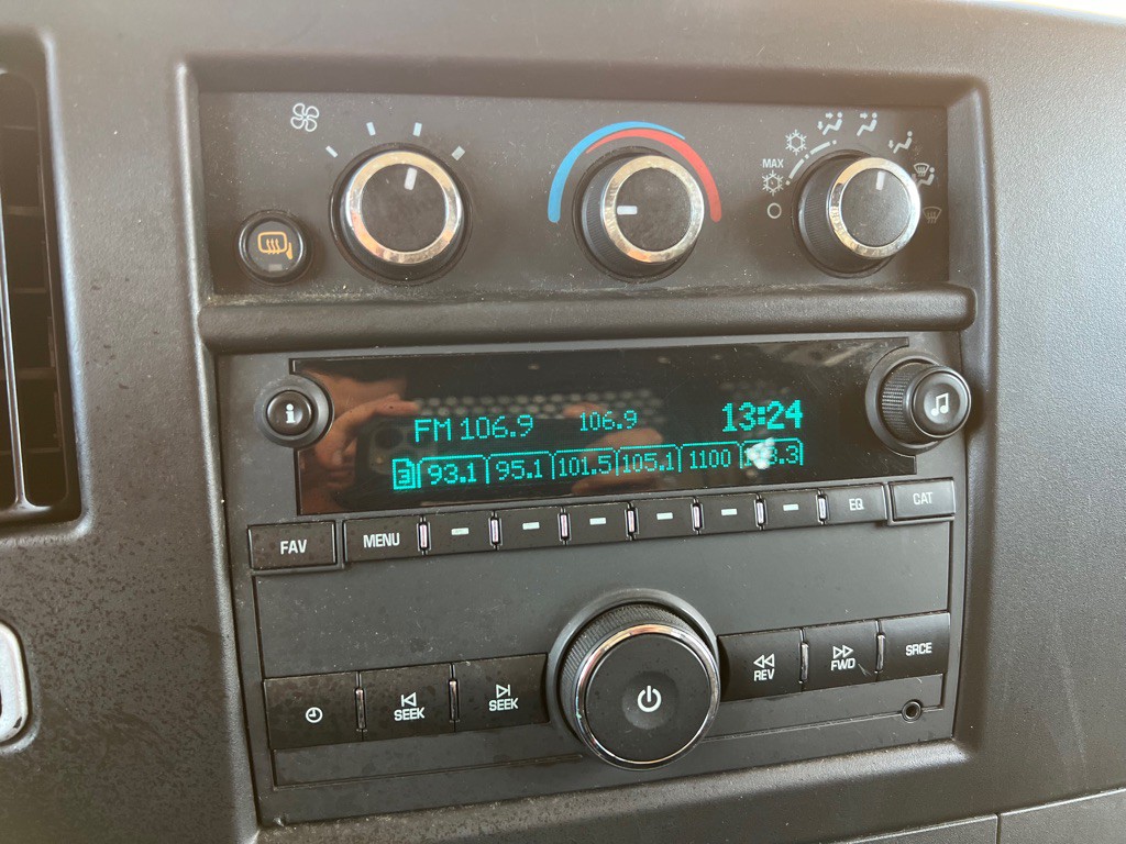 2021 GMC Savana Image 21