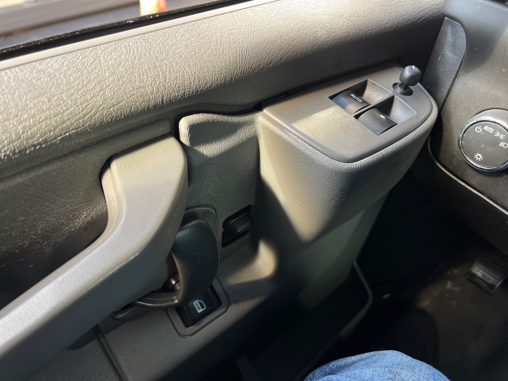 2021 GMC Savana Image 22