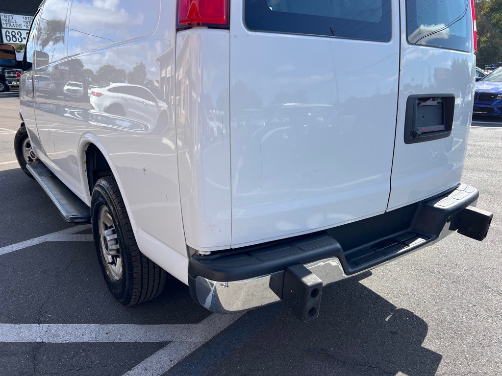 2021 GMC Savana Image 30