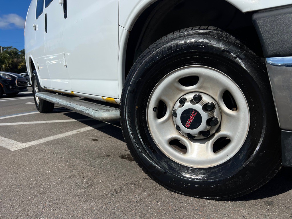 2021 GMC Savana Image 31