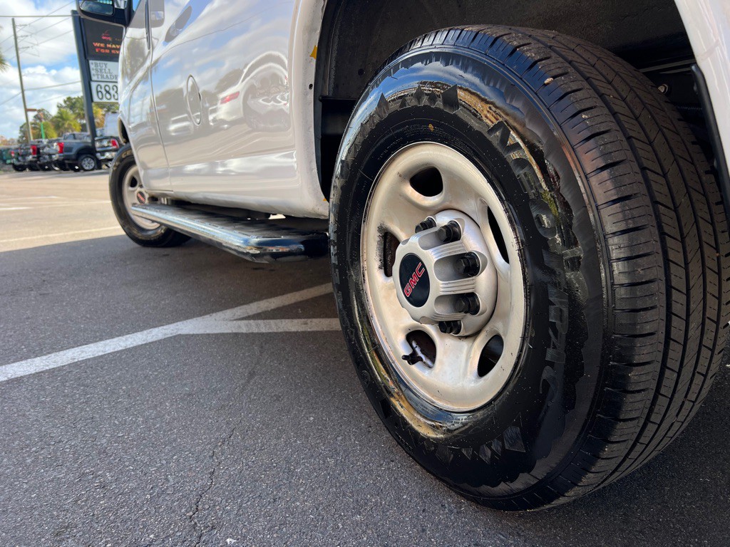 2021 GMC Savana Image 32