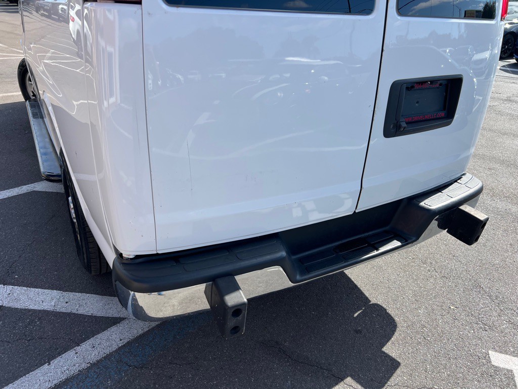 2021 GMC Savana Image 34