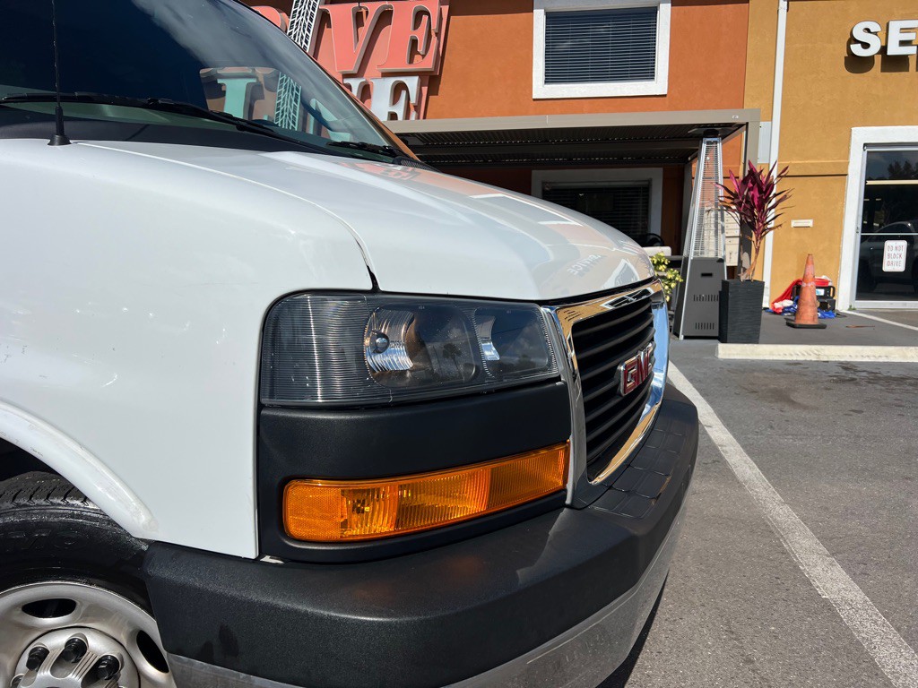 2021 GMC Savana Image 35