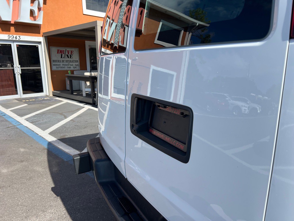 2021 GMC Savana Image 36