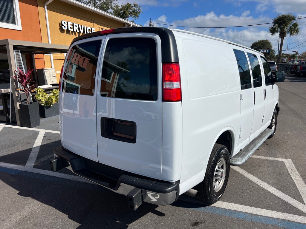 2021 GMC Savana Image 38