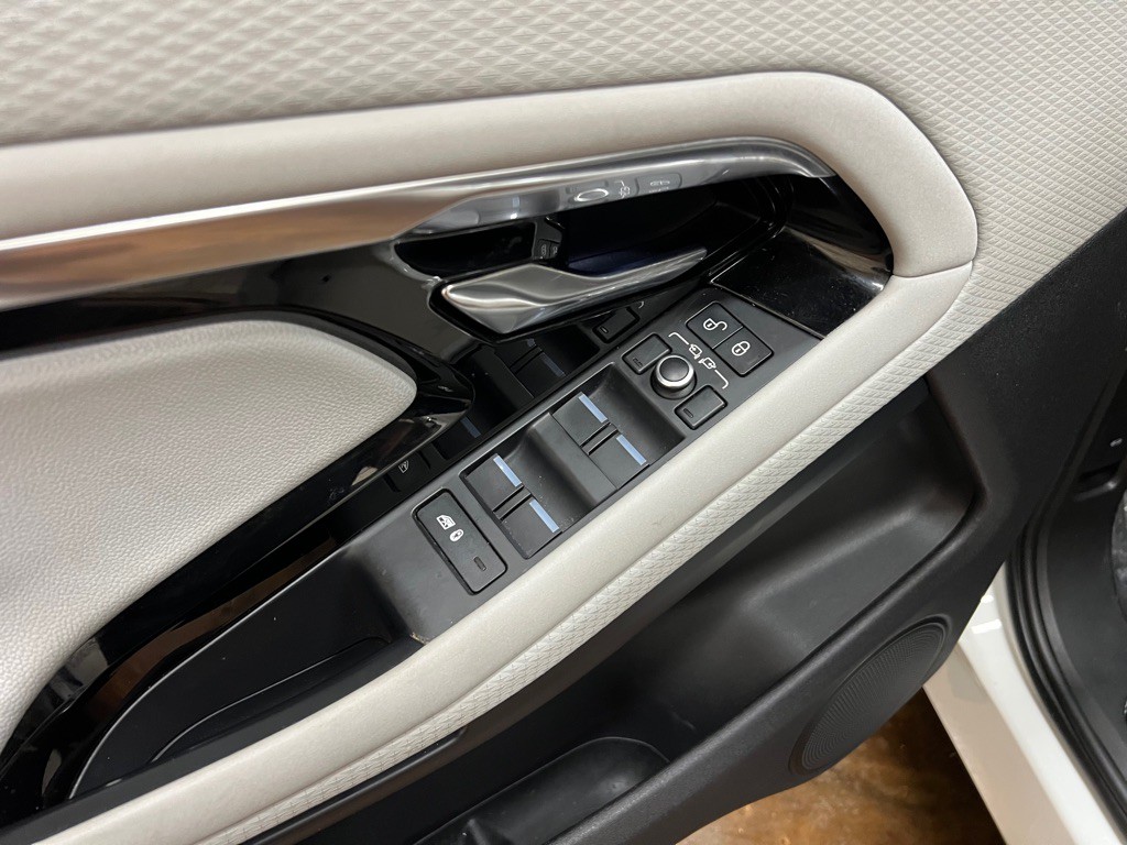 2020 Land Rover Range Rover Evoque Image 27