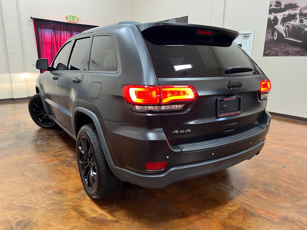 2019 Jeep Grand Cherokee Image 2