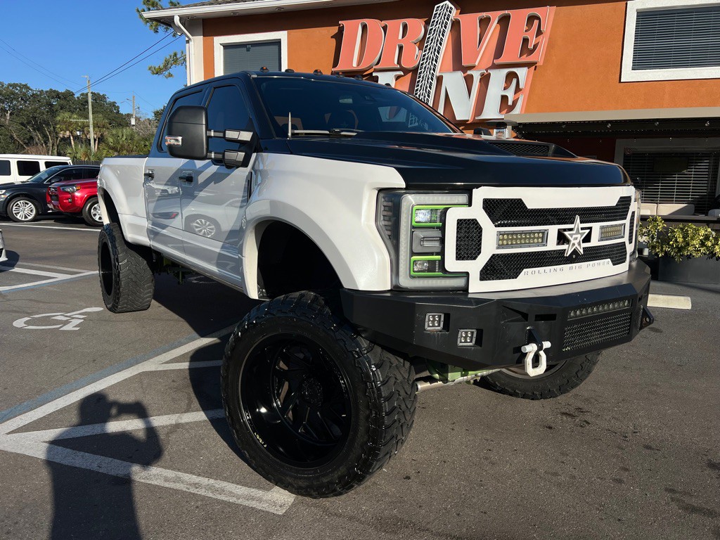 2017 Ford F-350 Image 1