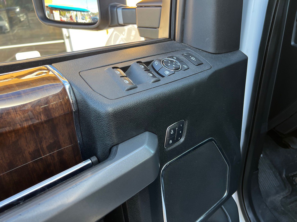 2017 Ford F-350 Image 31