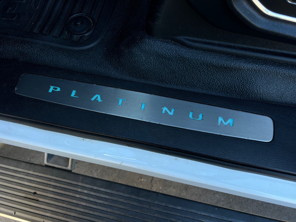 2017 Ford F-350 Image 32