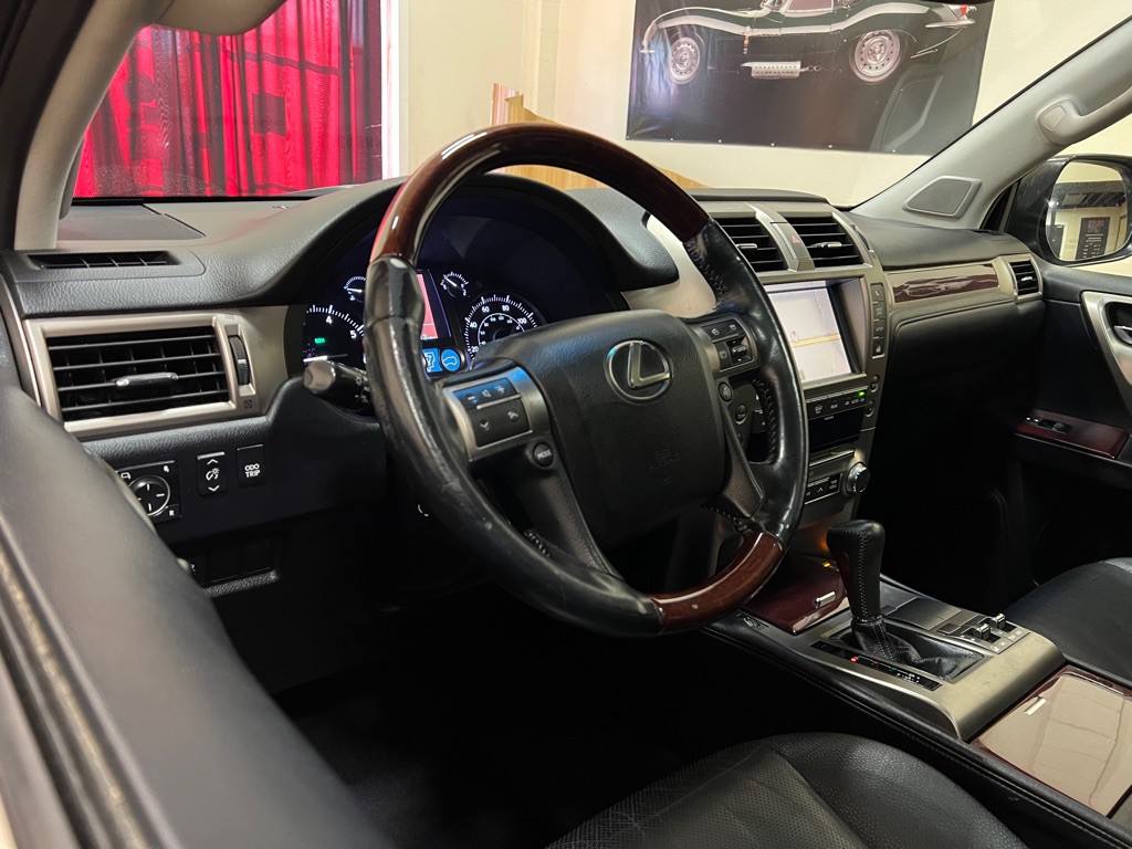 2014 Lexus GX 460 Image 13