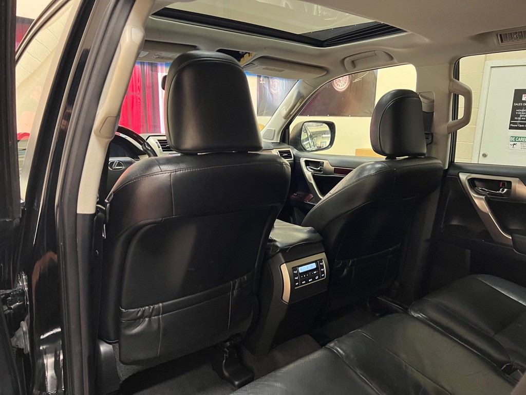 2014 Lexus GX 460 Image 34