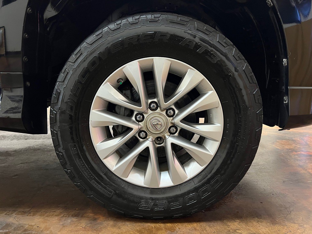 2014 Lexus GX 460 Image 11