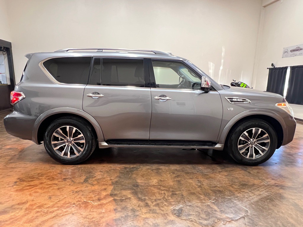 2017 Nissan Armada Image 10