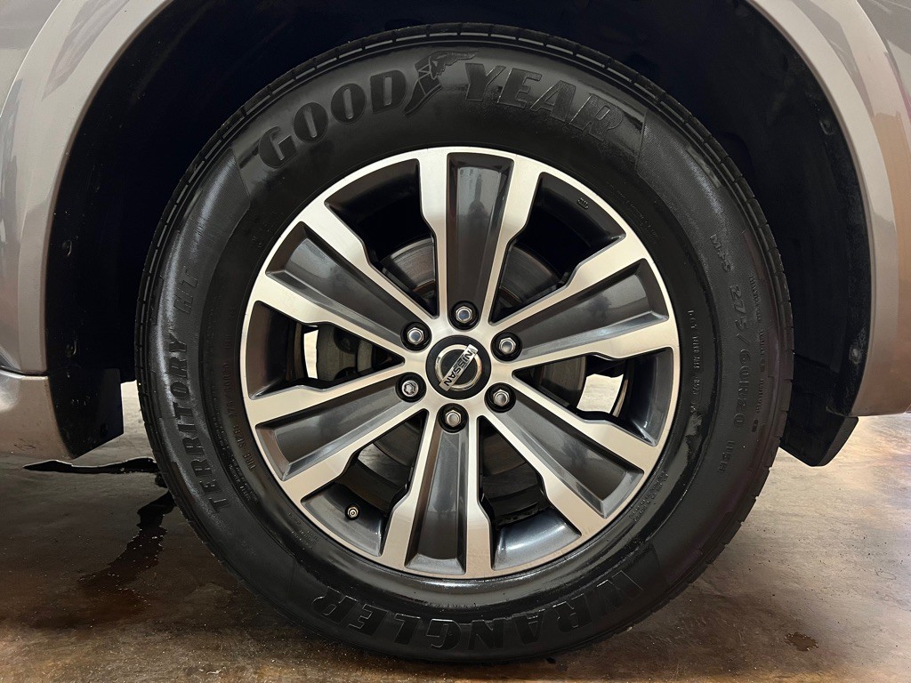 2017 Nissan Armada Image 11