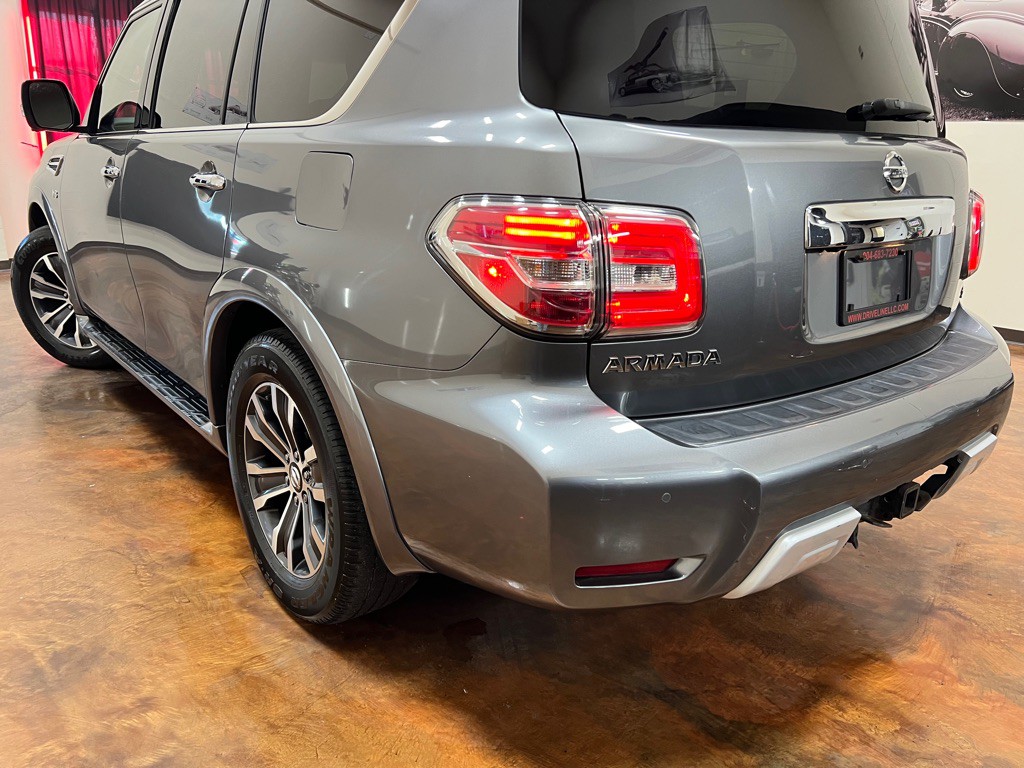 2017 Nissan Armada Image 38