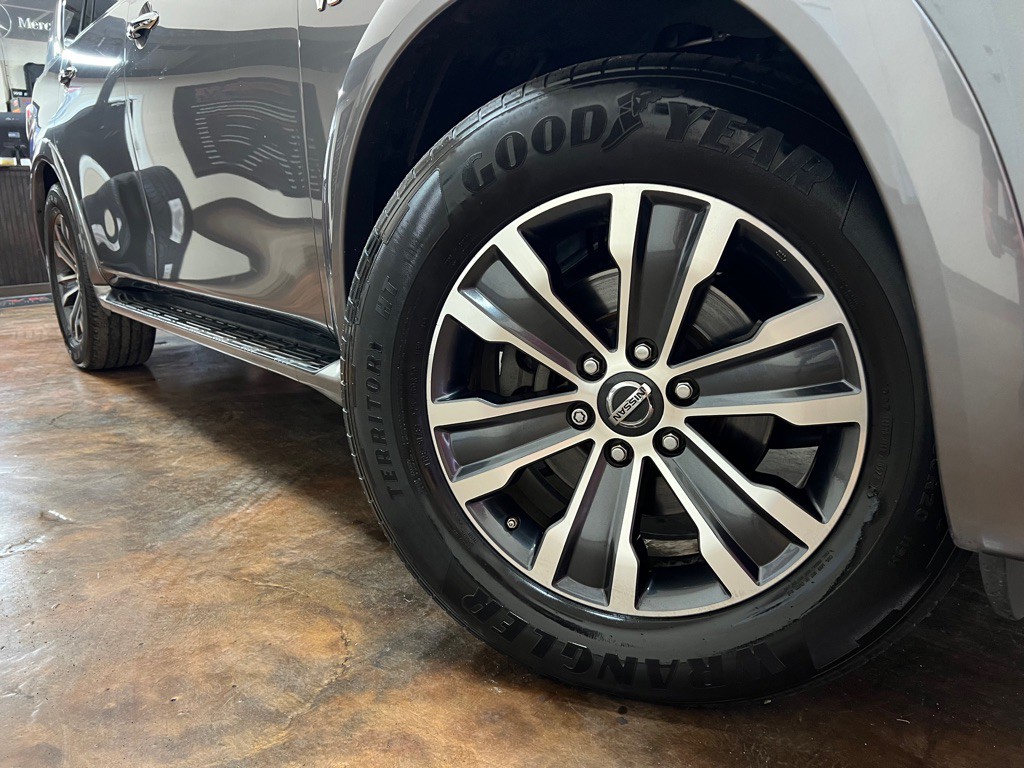 2017 Nissan Armada Image 39